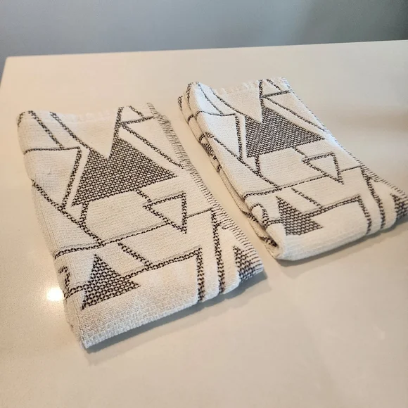 SET OF TWO Blayne Ivory And Black Abstract Geo Hand Towels - Picture 1 of 8